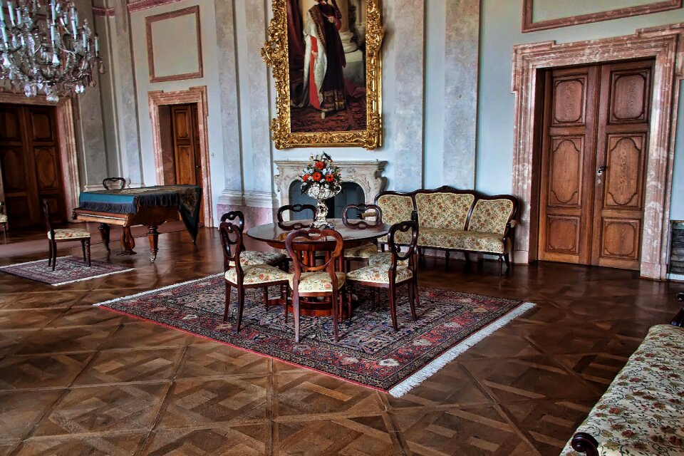 Lock interior chairs