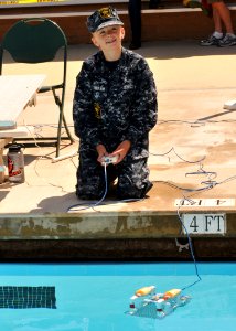 SPAWAR supports SeaPerch San Diego STEM event 130427-N-UN340-011