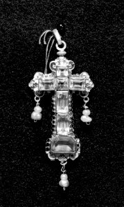 Spanish - Crucifix Pendant - Walters 44485