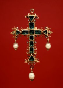 Spanish - Pendant Cross with Emeralds - Walters 571745