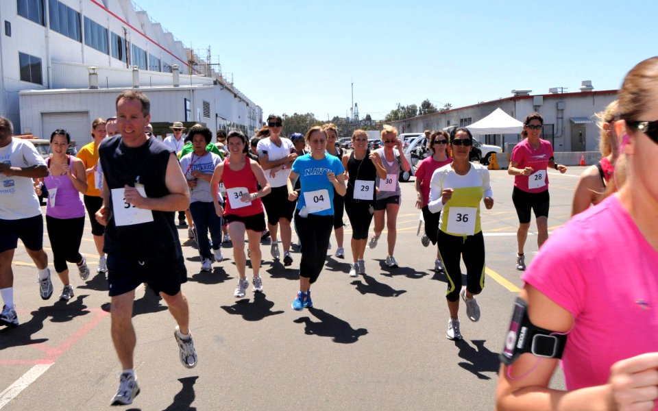SPAWAR Recognizes Sexual Assault Awareness Month with 5K Walk-Run 110427-N-UN340-004