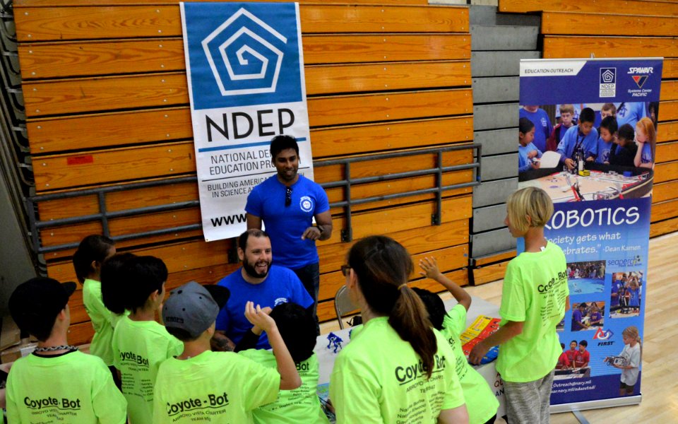 SPAWAR sponsors LEGO robotics STEM event 151115-N-UN340-031