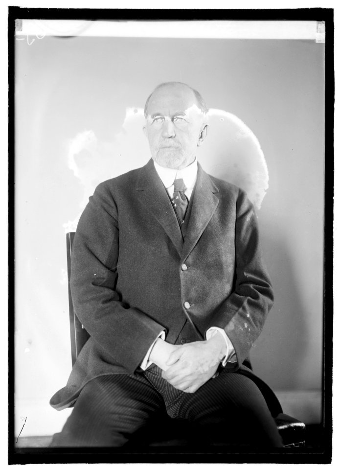 Speaker Gillette LCCN2016822158