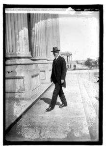 Speaker Gillette, (4-11-21) LCCN2016845115