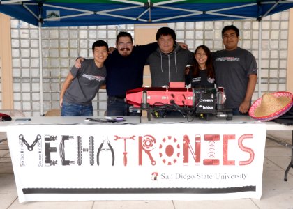 SPAWAR sponsors LEGO robotics STEM event 151115-N-UN340-042