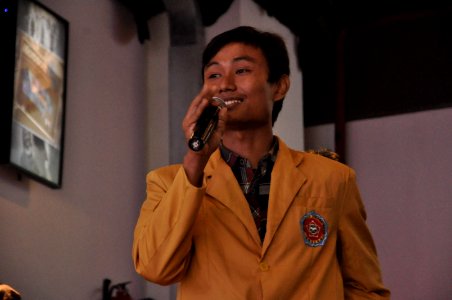 Speaker presents idea on how to create a successful app (15605395982)