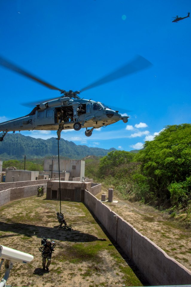 Special Operations Air Insertion, RIMPAC 2014 140710-N-PX130-070