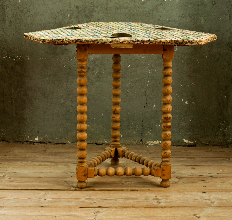 Spelbord för hombrespel, av furu. 1650-1700 - Skoklosters slott - 92368