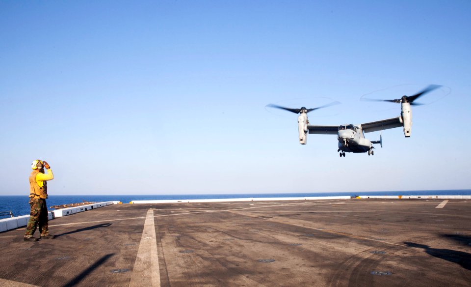 Special Purpose MAGTF-CR-AF visits LPD 19 (35254238365)