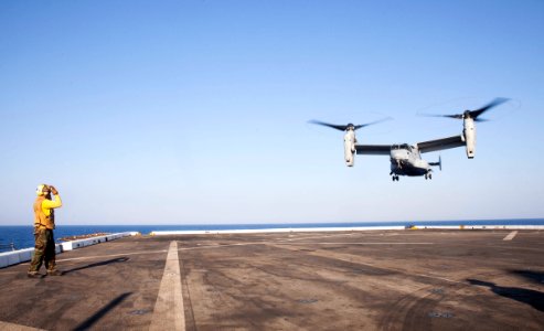 Special Purpose MAGTF-CR-AF visits LPD 19 (35254238365)
