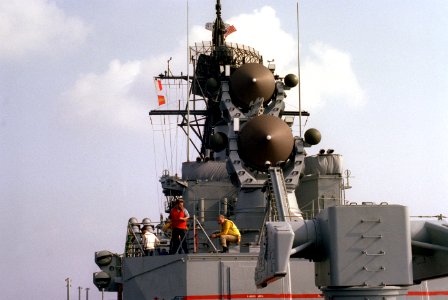 SPG-55 radars aboard USS Mahan (DDG-42) on 21 August 1983 (6429184)