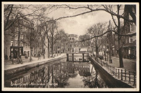 Spiegelgracht gezien naar Prinsengracht. Uitgave J.V.A, Afb PBKD00278000003 photo