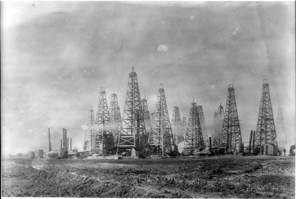Spindletop (Spindletop, Beaumont, Port Arthur, and vicinity, Texas - oil industry). LCCN2010649515