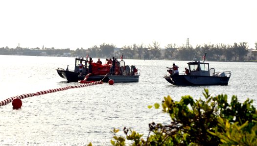 Spill drill 140312-N-YB753-092