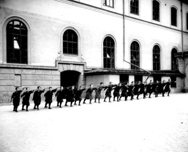 Spjutkastning Gymnastiska Centralinstitutet Stockholm ca 1900, gih0144