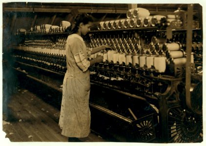 Spooler tender - American Linen Co. LOC cph.3b33398