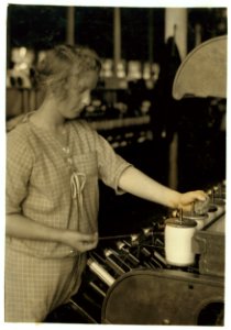Spooler tenders - 16 years. Berkshire Cotton Mills. LOC cph.3c01559