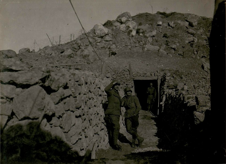 Sprengtrichter am Cimone. (23-II.1918.) (BildID 15513232)