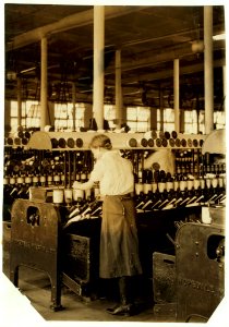 Spooler tenders - 14 years old. Berkshire Cotton Mills. LOC cph.3c01557