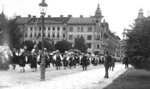 Sprevod narodnih noš v Ljubljani