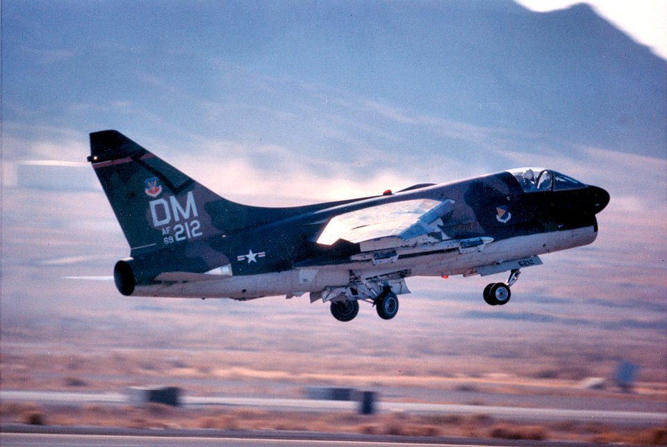 333d Tactical Fighter Training Squadron A-7D Corsir II 69-6212