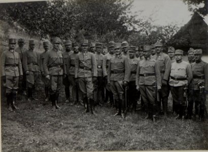 Sr.k.u.k.Hoheit Erzh. KARL FRANZ JOSEF im Quartiere des 12. ITD. Kommandos in CHOCHOMOR am 22. VIII. 1916. (BildID 15451159)