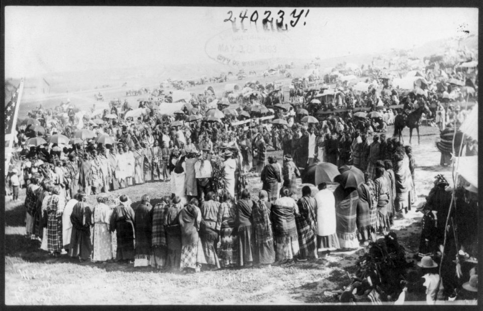 Squaw dance at Rosebud Agency, South Dakota LCCN2005691594
