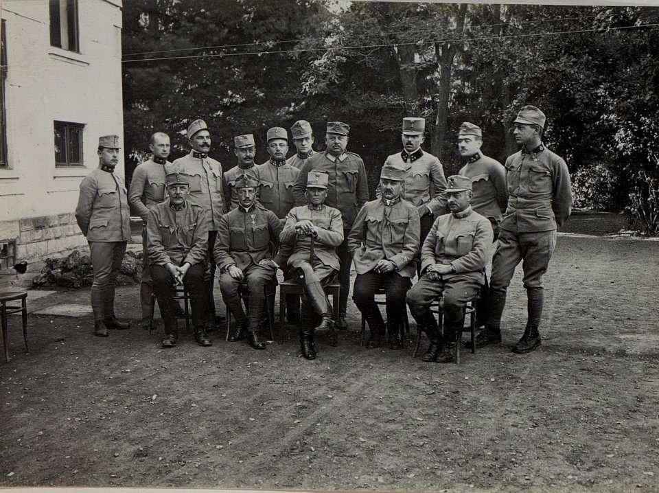 Sr. Exzl. F.Z.M. von BENIGNI mit seinem Generalstab. (BildID 15448212)