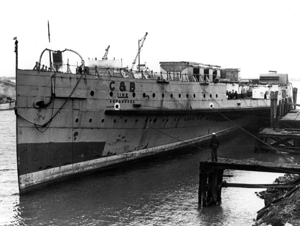 SS Seeandbee being converted into USS Wolverine (IX-64) at Buffalo (USA), New York, in early 1942 (NH 81057)