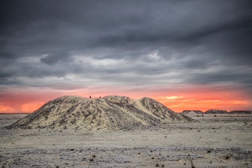 Travel desert sand