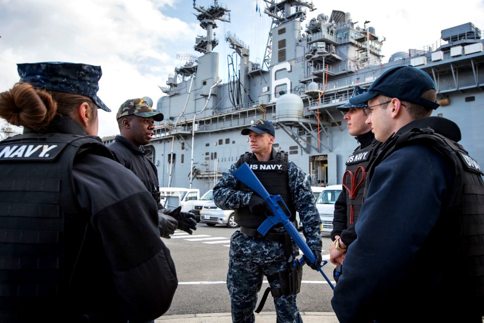 SSDF training and drills aboard USS Bonhomme Richard (LHD 6). 161216-N-WF272-033