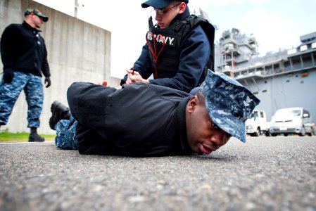 SSDF training and drills aboard USS Bonhomme Richard (LHD 6). 161216-N-WF272-071