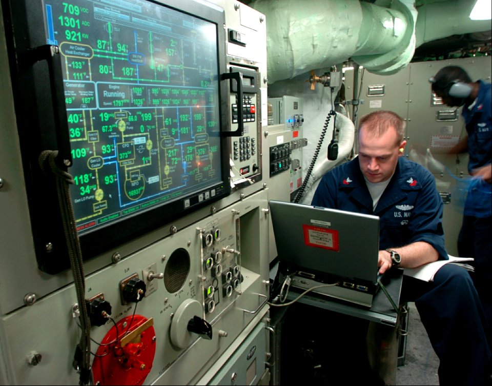 SSN774 diesel engine 040821-N-2653P-003