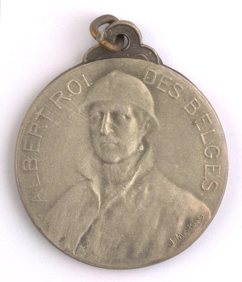 St Amandsberg aan Hare Oud-Strijders 1914-1918, medal by Jacques Marin (1877-1950), Belgium, 1918, Coins and Medals Department of the Royal Library of Belgium, 2Lef90-43 (recto)
