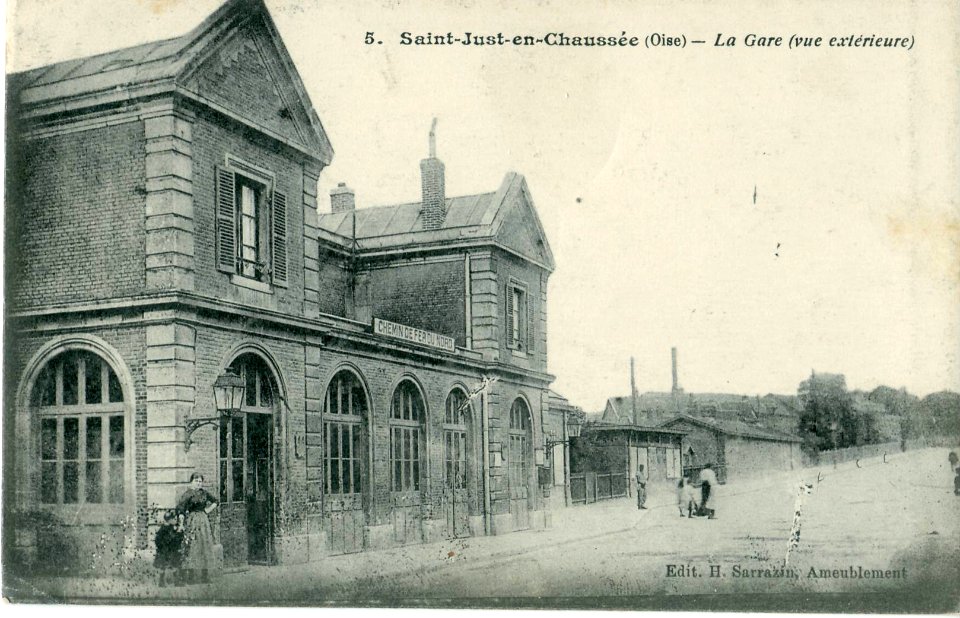 ST JUST - La Gare (vue extérieure)