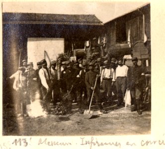 St Memmie. Infirmiers en corvée - Fonds Berthelé - 49Fi1870-113
