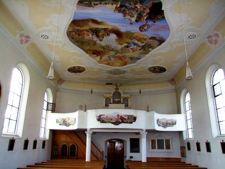 St. Afra in Lachen in Schwaben - Blick zur Orgelempore