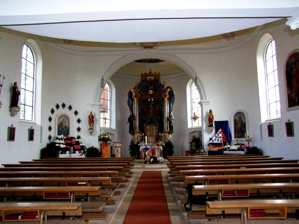 St. Afra in Lachen in Schwaben - Blick in den Chor III