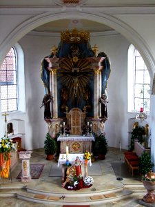 St. Afra in Lachen in Schwaben - Blick in den Chor