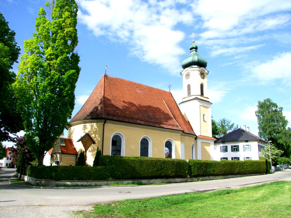 St. Afra in Lachen in Schwaben - Blick von Osten II