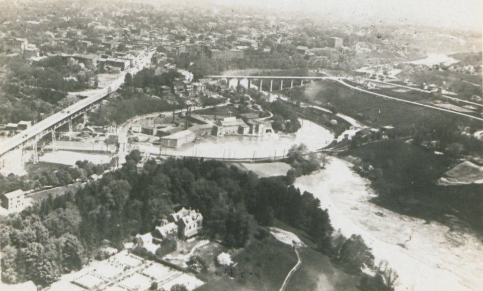 St. Catherine's Ontario from the Air (HS85-10-37540)