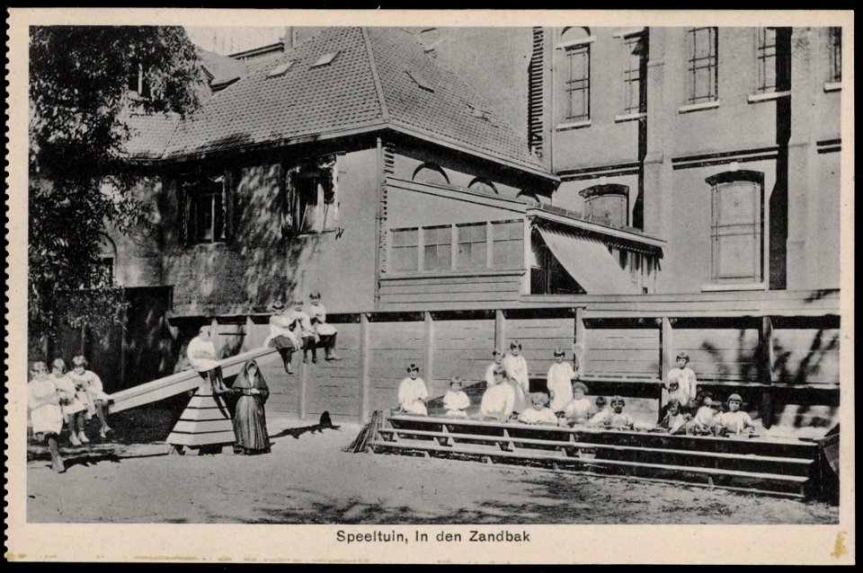 St. Elisabeth Gesticht, Mauritskade 28, gezien vanuit de Boerhaavestraat. Uitgave Brinio, Rotterdam, Afb PRKBB00360000009