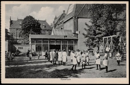 St. Elisabeth Gesticht, Mauritskade 28, met eigen speeltuin. Uitgave Brinio, Rotterdam, Afb PRKBB00360000007