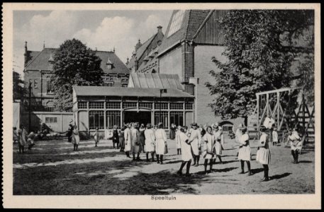 St. Elisabeth Gesticht, Mauritskade 28, met eigen speeltuin. Uitgave Brinio, Rotterdam, Afb PRKBB00360000007 photo