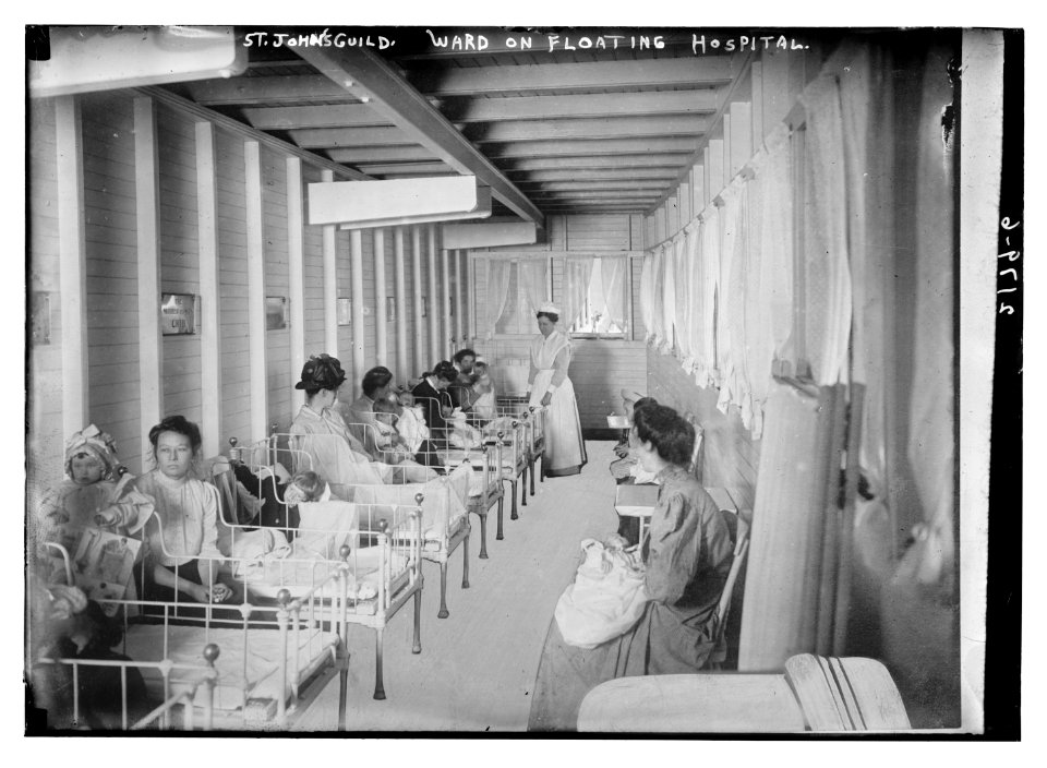 St. John's Guild. Ward on floating hospital LCCN2014689083