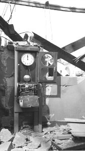 Stabilimento V sezione Aeronautica dopo i bombardamenti, - san dl SAN IMG-00002295