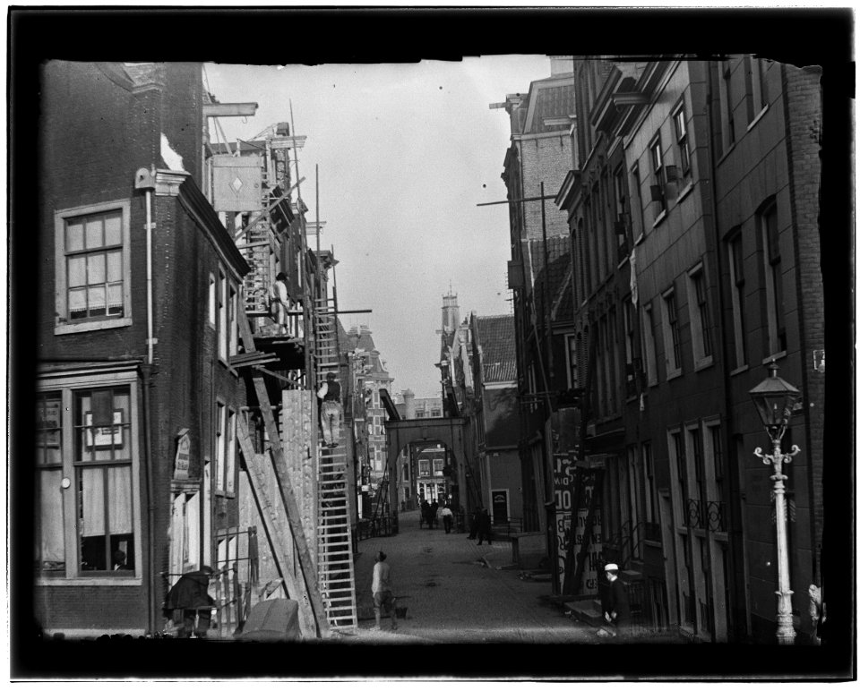 Staalstraat 11-21 (rechts) (vlnr) Jacob Olie (max res)