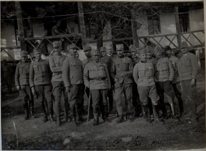 Stab der 59.JTD. Cukojebac an der Morava. November 1915. (BildID 15454328)