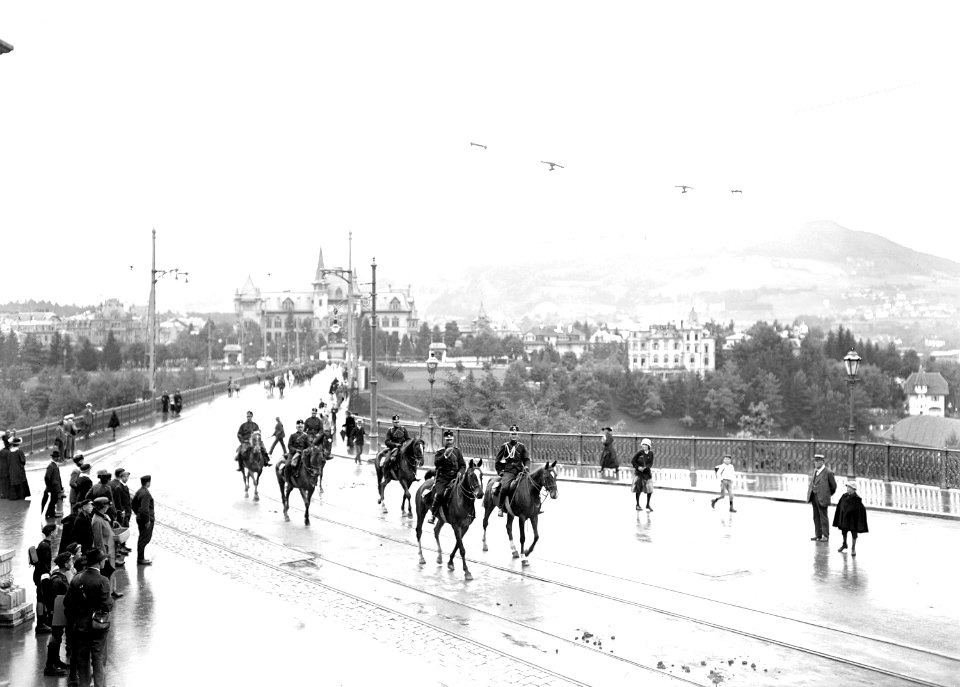 Stab des Feldartillerie Regiments 6 auf der Kirchenfeldbrücke - CH-BAR - 3239024