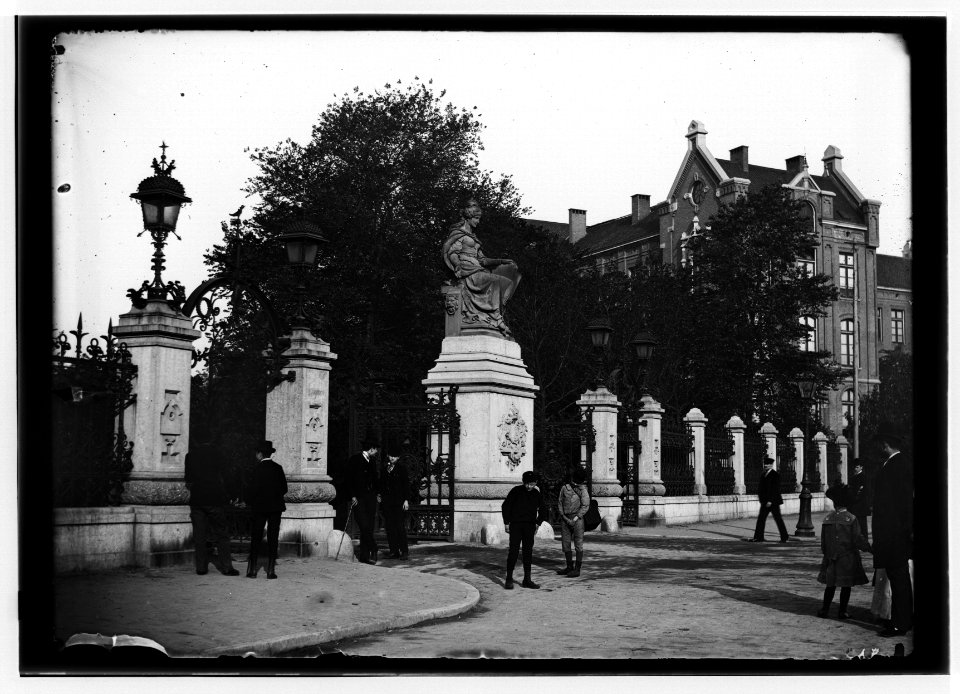 Stadhouderskade 22 (rechts) Jacob Olie (max res)